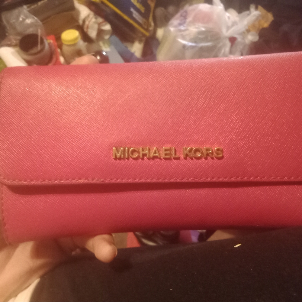 Michael Kors Pink Large. Clutch Style Women's wallet.